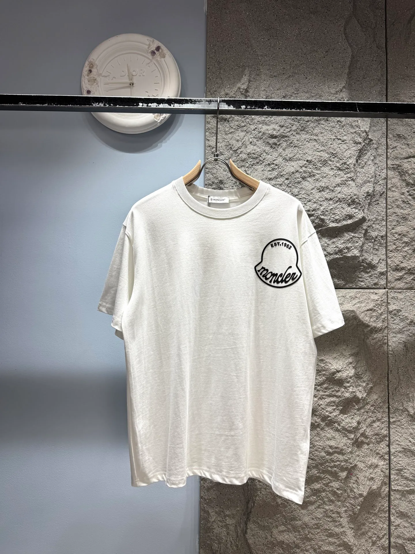 Moncler* LOGO‼️ T ® 🖤280g ， ， ， ! logo Retro "EST.1952" ， ， ， ! ⚠️ ： ⚠️SG 26277 Same Style 𝐂𝐎𝐋𝐎𝐔𝐑：White Gray Red Black 𝐒𝐈𝐙𝐄：S-XXl